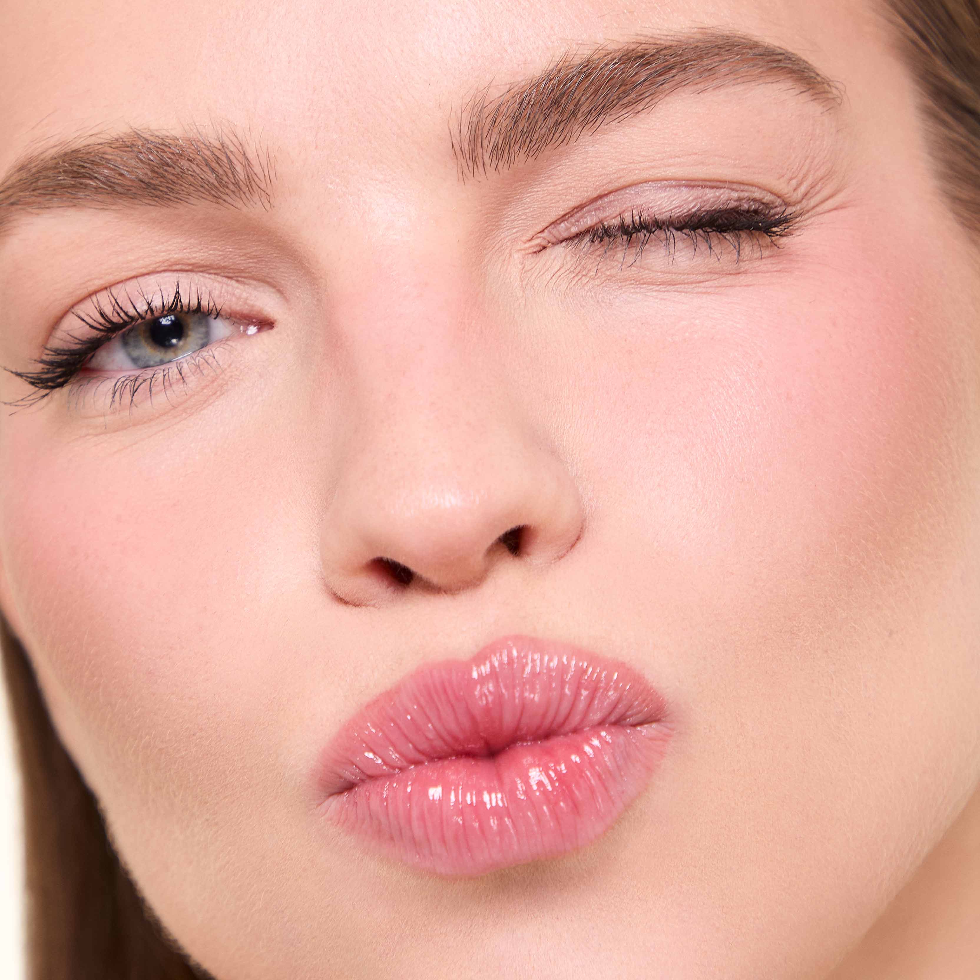 Bálsamo labial hidratante Efecto Brillo - Image 13