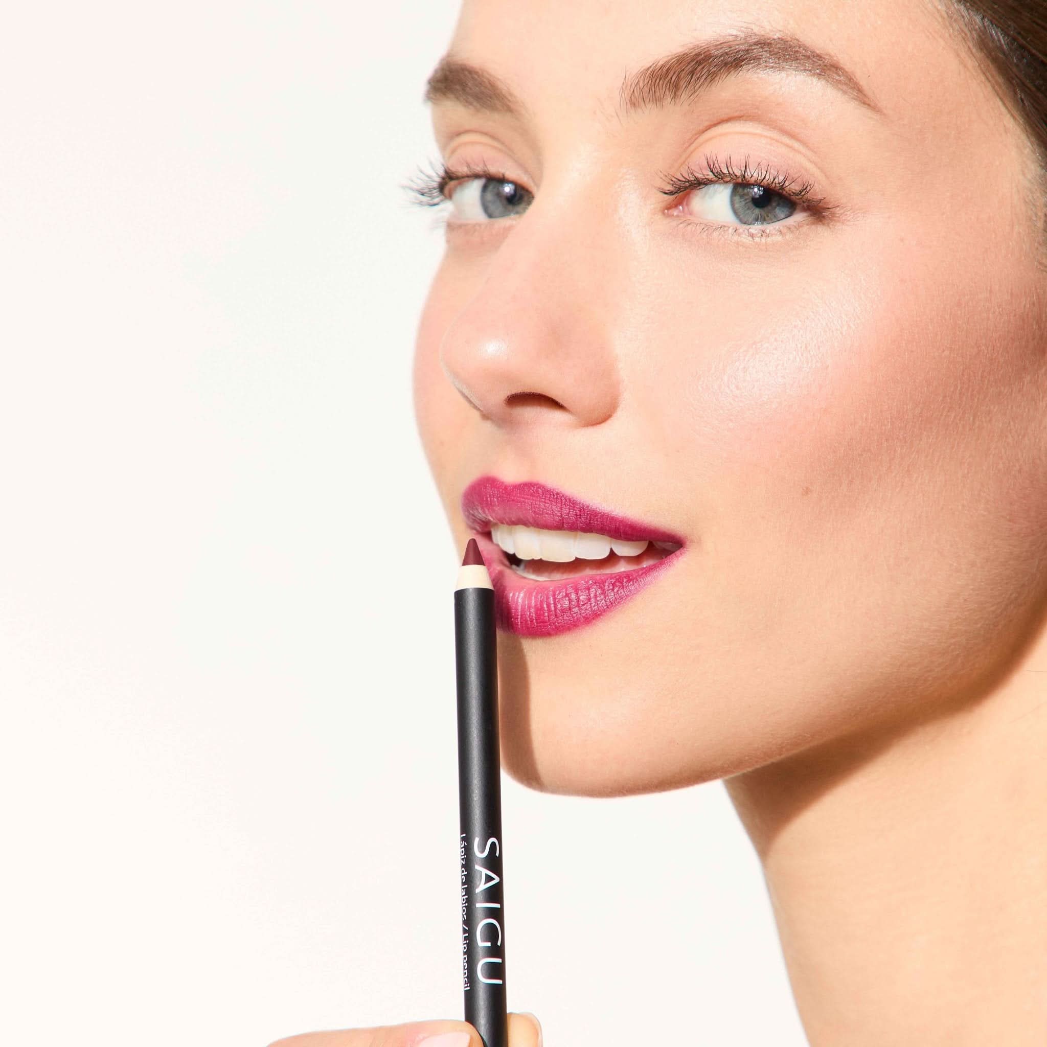 Lápiz de labios Perfilado Sedoso - Image 40