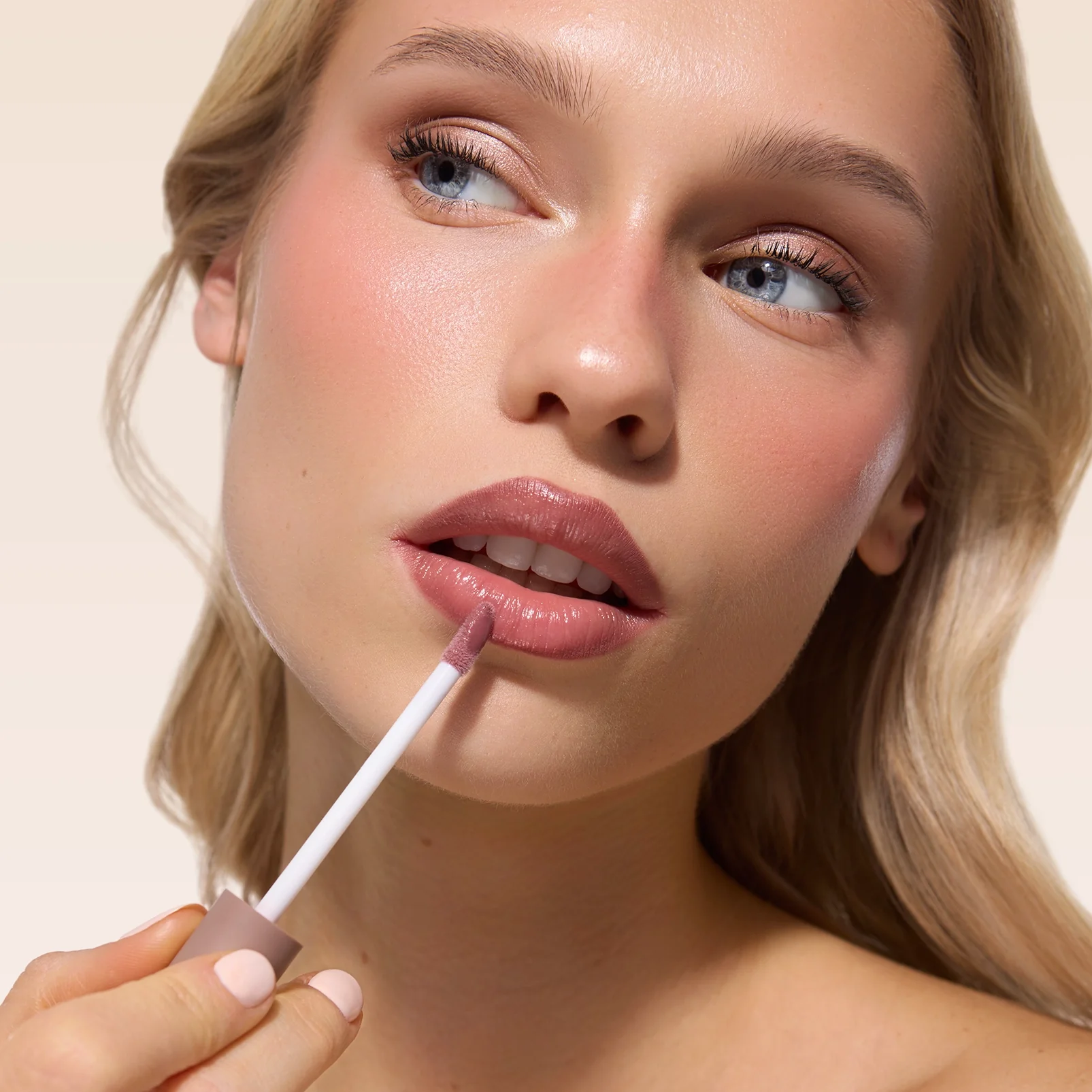 Lápiz de labios Perfilado Sedoso - Image 50