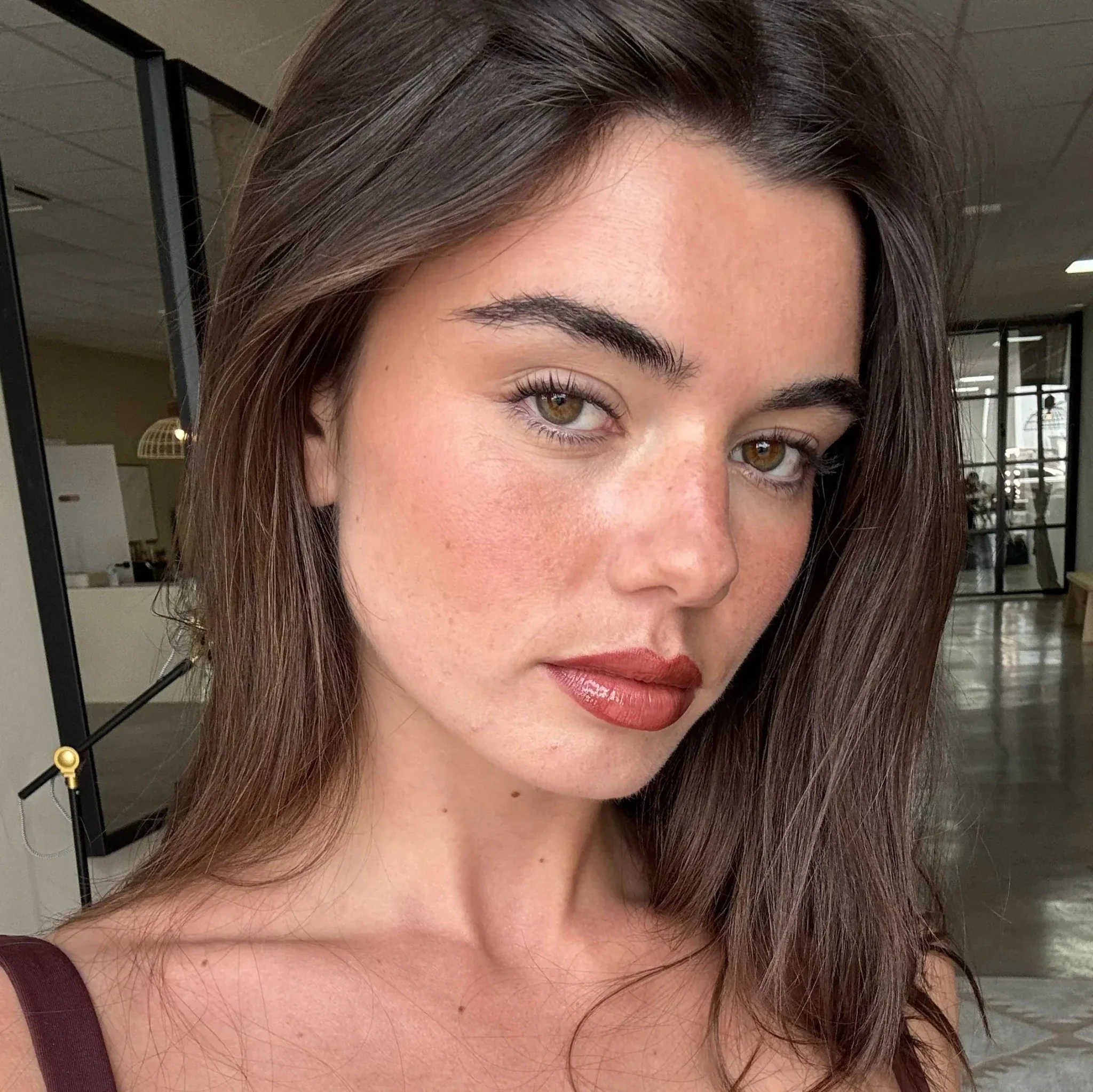 Lápiz de labios Perfilado Sedoso - Image 70