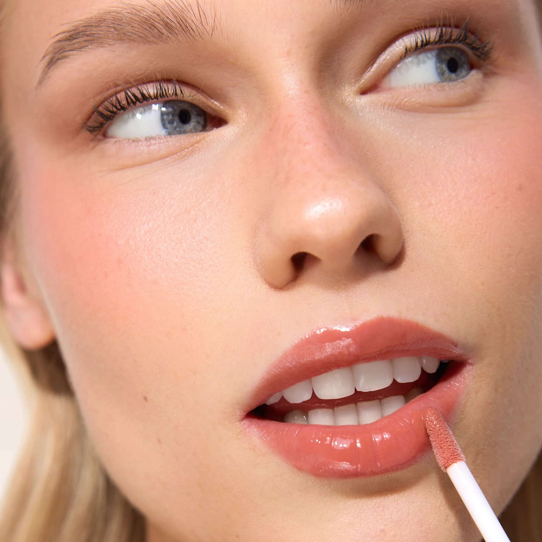Lip Gloss Melting Plump - Image 21