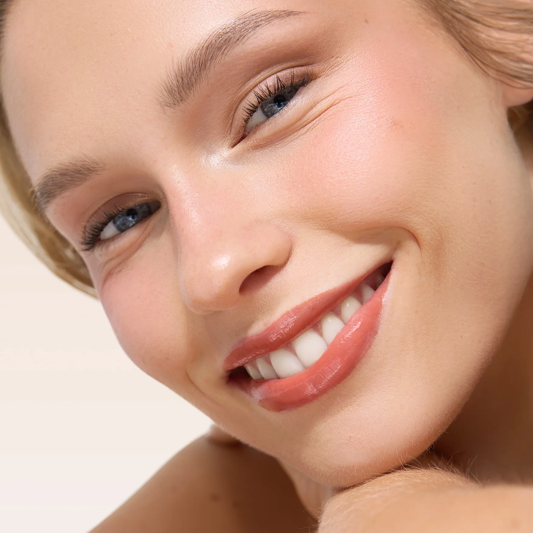 Lip Gloss Melting Plump - Image 24