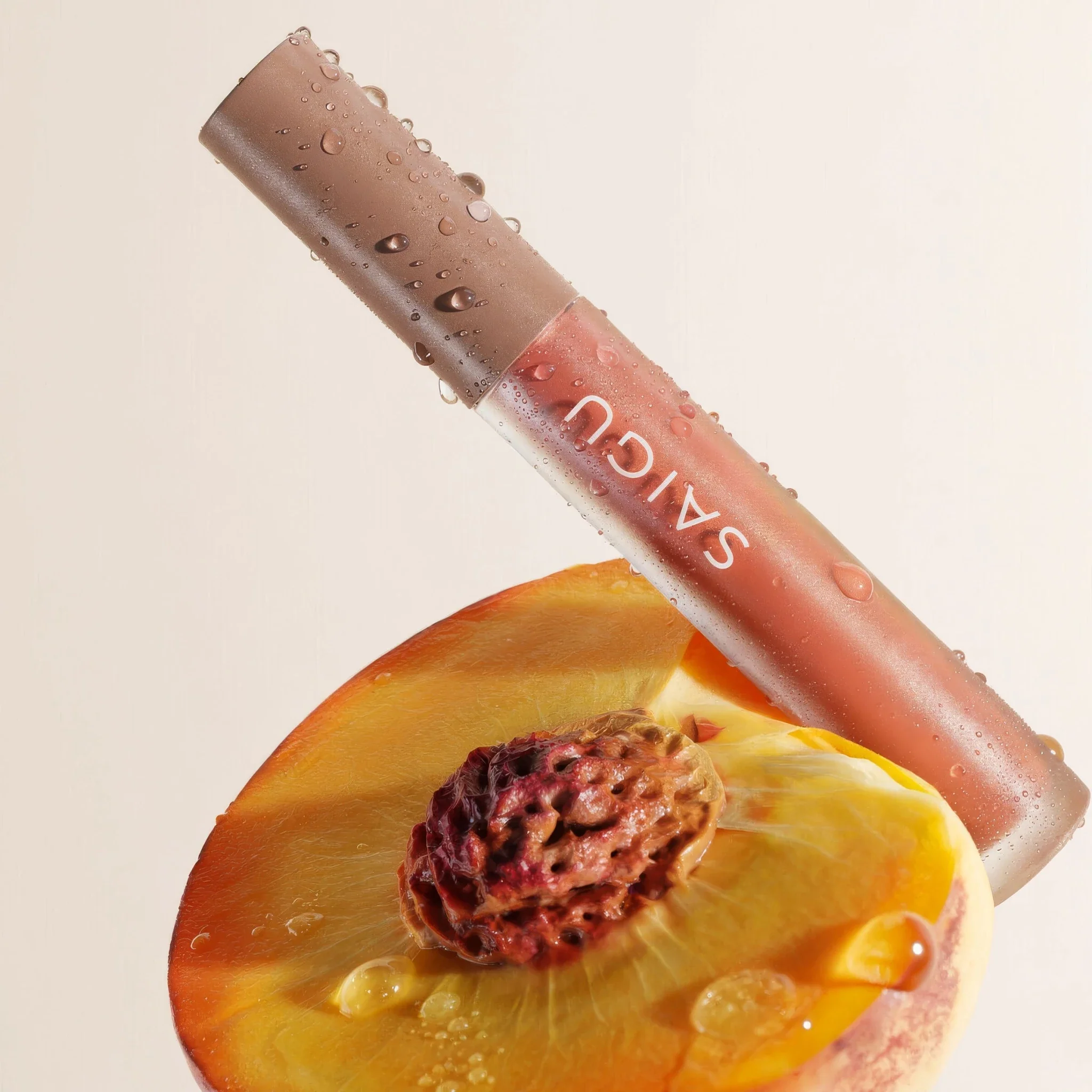 Lip Gloss Melting Plump - Image 26